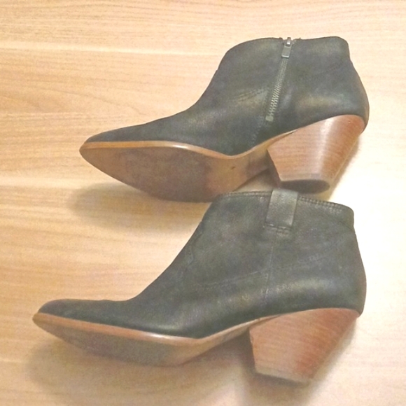 Frye "Reina" Black Nubuck Leather Ankle Boots in Size 9.5M - Picture 4 of 11